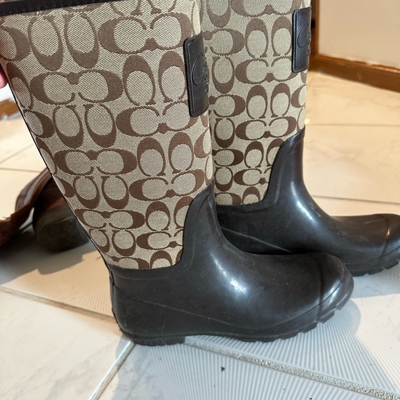 Coach C Pattern Rain Boots Size 9 - Picture 2 of 3